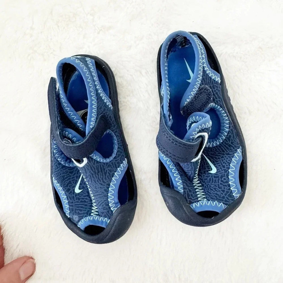 Nike Kids Sunray Protect blue water shoe Sandals size 5 - Picture 2 of 7
